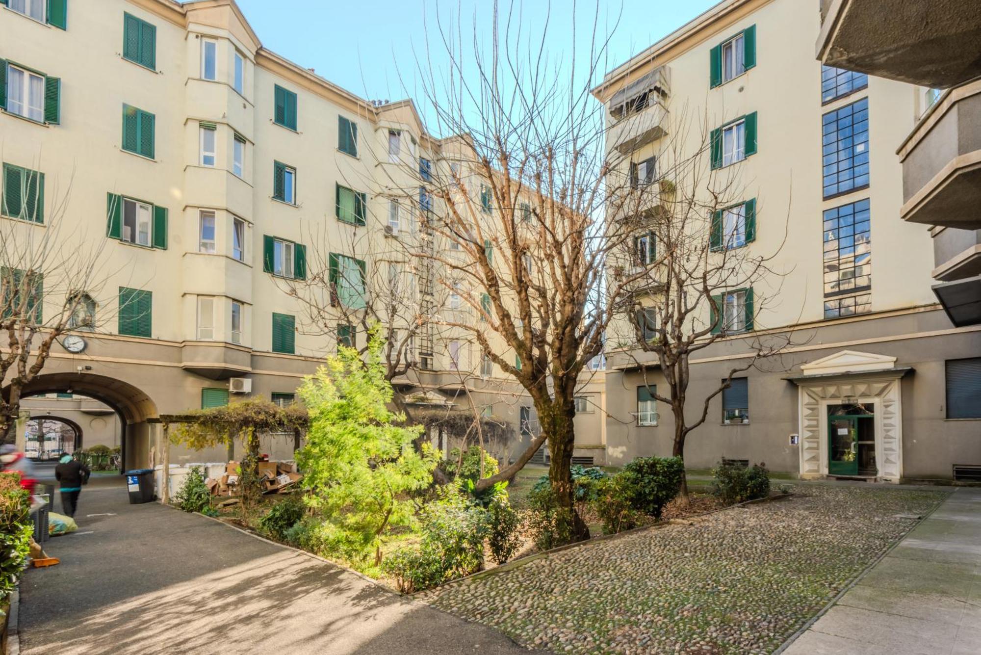 New And Functional Apartments Near The Metro 米兰 外观 照片